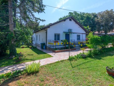 Apartment Two bedroom apartment with terrace Banjole, Pula A-2229-b - Outdoor photo 2