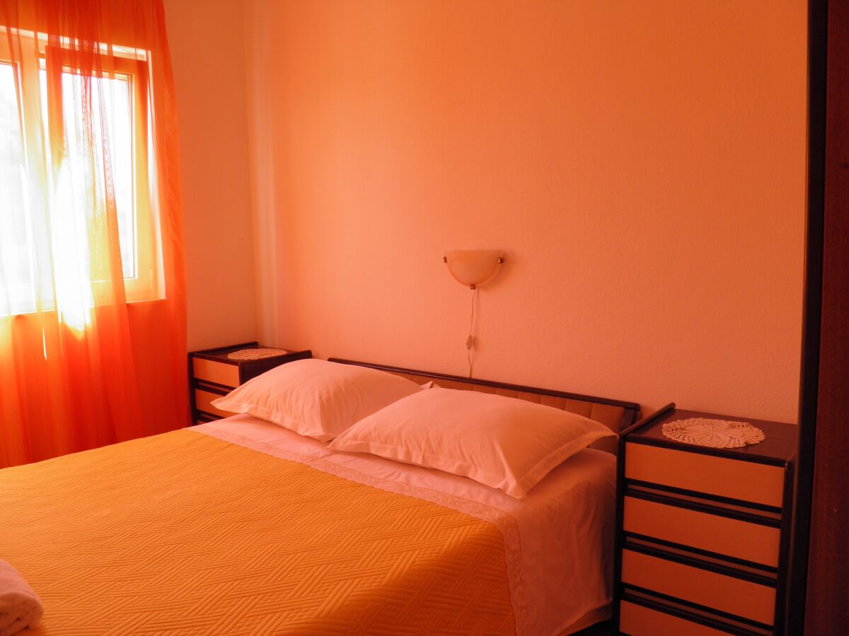 Apartment Three bedroom apartment with terrace Mirca, Brač A-2838-a - Outdoor photo 3