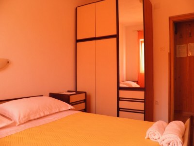 Apartment Three bedroom apartment with terrace Mirca, Brač A-2838-a - Outdoor photo 4