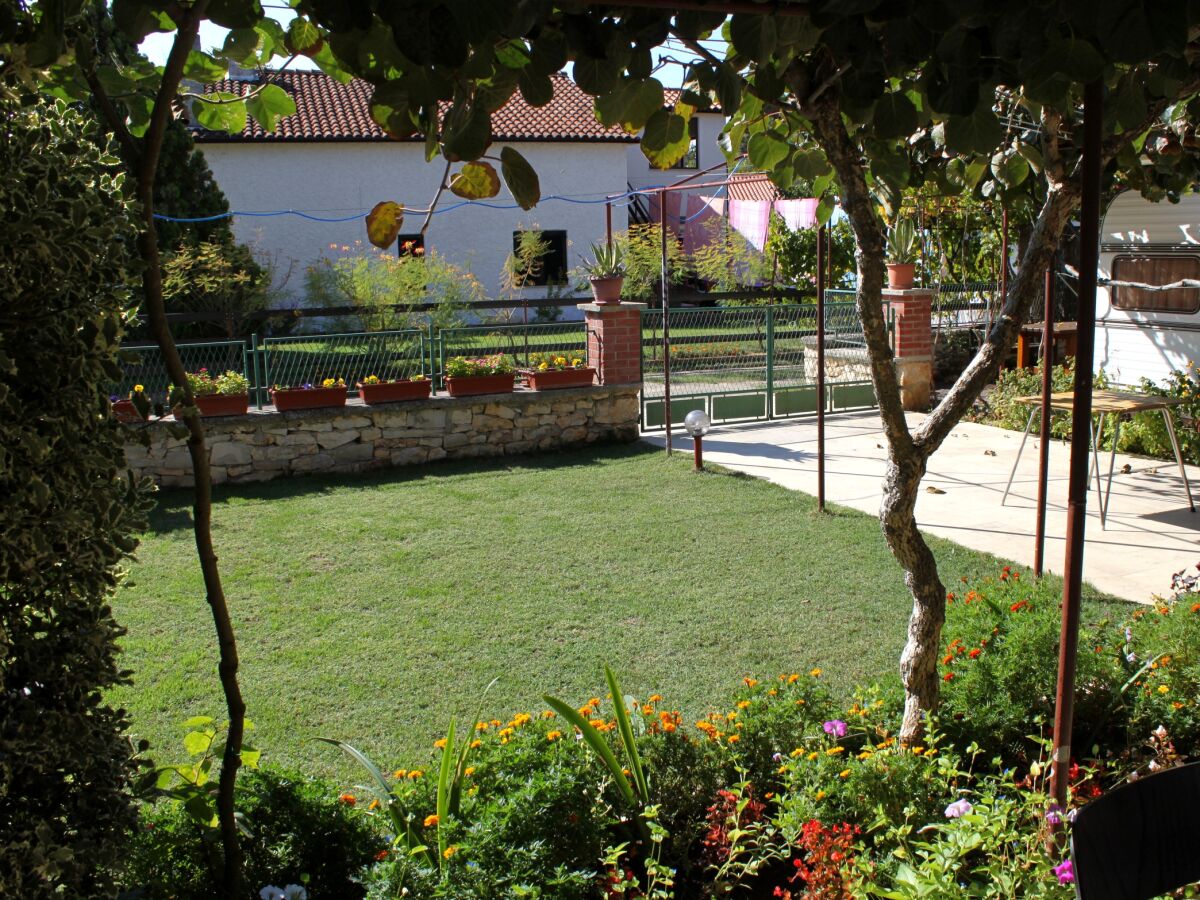 Apartment Two bedroom apartment with balcony Banjole, Pula A-3002-c - Outdoor photo 3