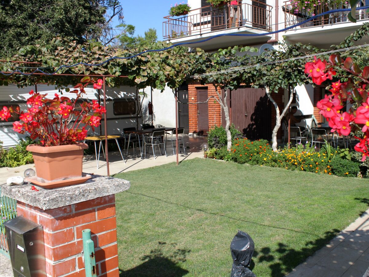 Apartment Two bedroom apartment with balcony Banjole, Pula A-3002-c - Outdoor photo 4