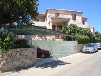 Apartment One bedroom apartment near beach Postira, Brač A-14902-b - Outdoor photo 2