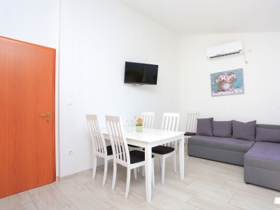 Apartment Two bedroom apartment with terrace and sea view Stanići, Omiš A-17894-a - Outdoor photo 9