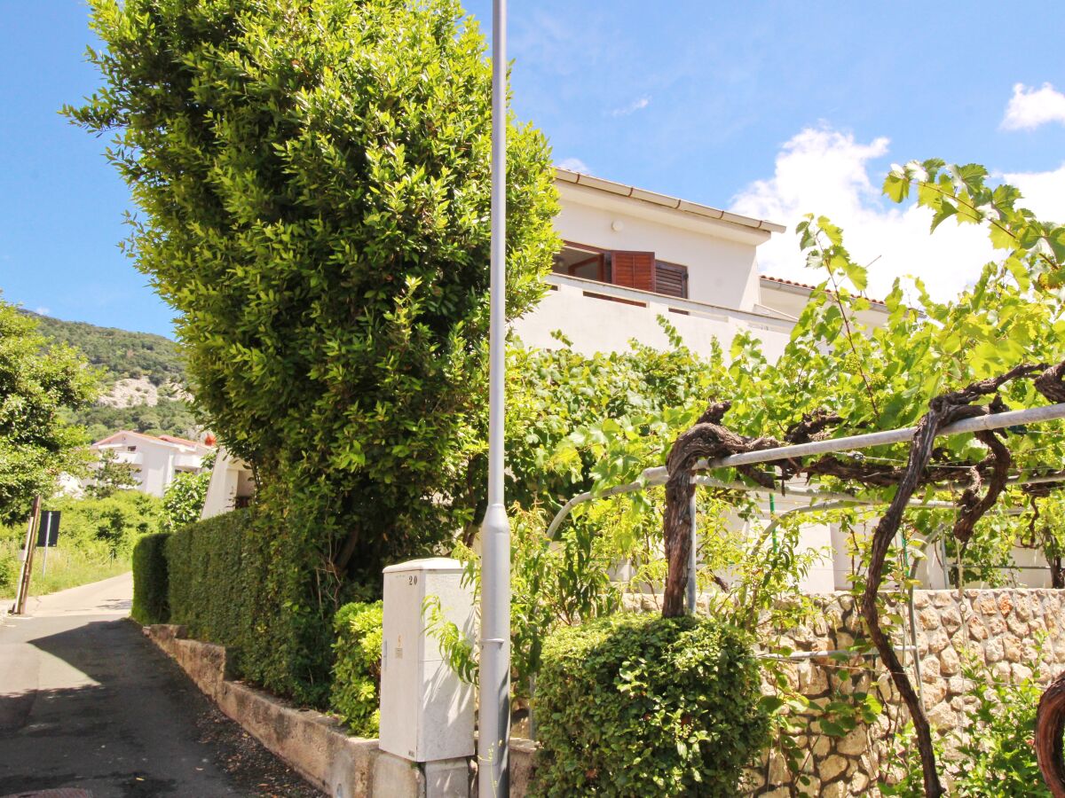 Apartment Two bedroom apartment with balcony Baška, Krk A-18861-b