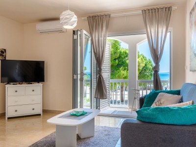 Apartment Two bedroom apartment with balcony and sea view Vir - Kozjak, Vir A-21540-a - Outdoor photo 11