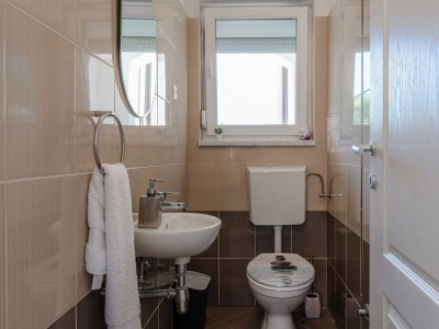 Apartment Two bedroom apartment with balcony and sea view Vir - Kozjak, Vir A-21540-a - Outdoor photo 28