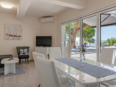 Apartment Two bedroom apartment with terrace and sea view Vir - Kozjak, Vir A-21540-d in Vir - Apartment