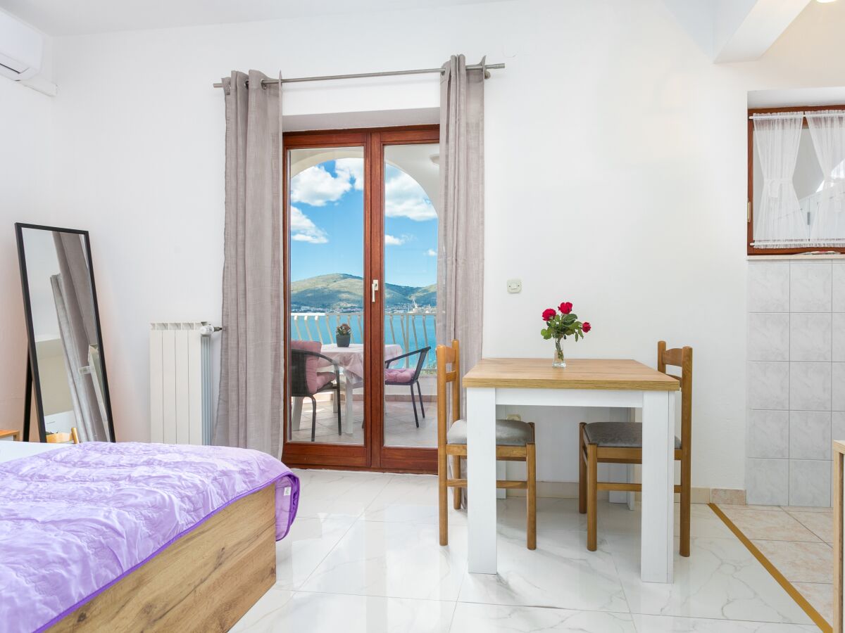 Apartment Studio flat near beach Okrug Gornji, Čiovo AS-9693-a