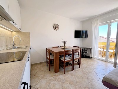 Apartment Two bedroom apartment with balcony and sea view Čižići, Krk A-22046-b - Outdoor photo 14