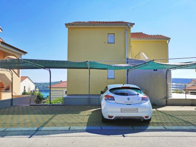 Apartment One bedroom apartment with balcony and sea view Čižići, Krk A-22046-d - Outdoor photo 10