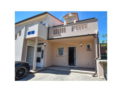 Apartment Two bedroom apartment with terrace and sea view Banjol, Rab A-14134-a - Outdoor photo 4