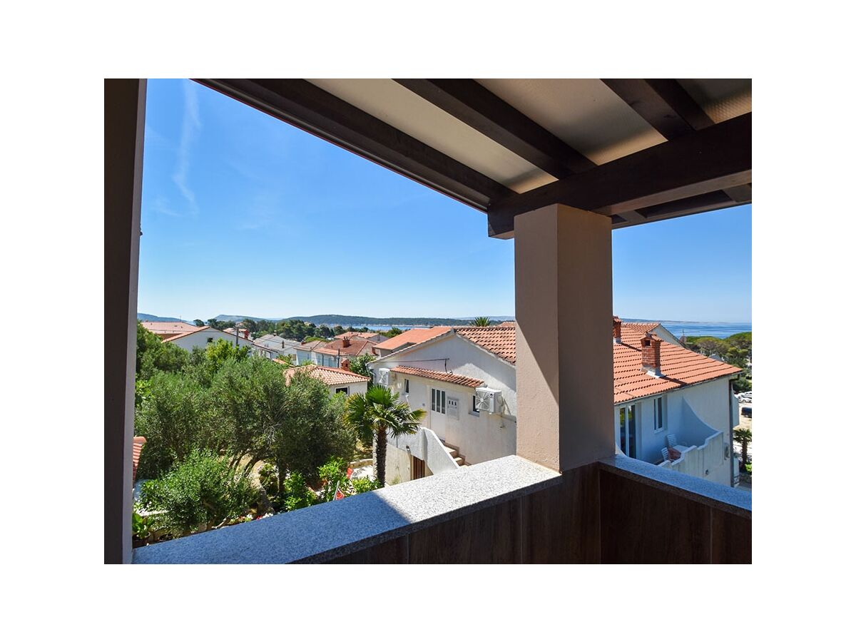 Apartment One bedroom apartment with terrace and sea view Banjol, Rab A-14134-b