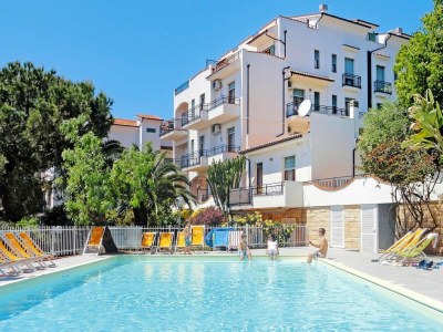 Holiday park Apartment in Pietra Ligure - Outdoor photo 7