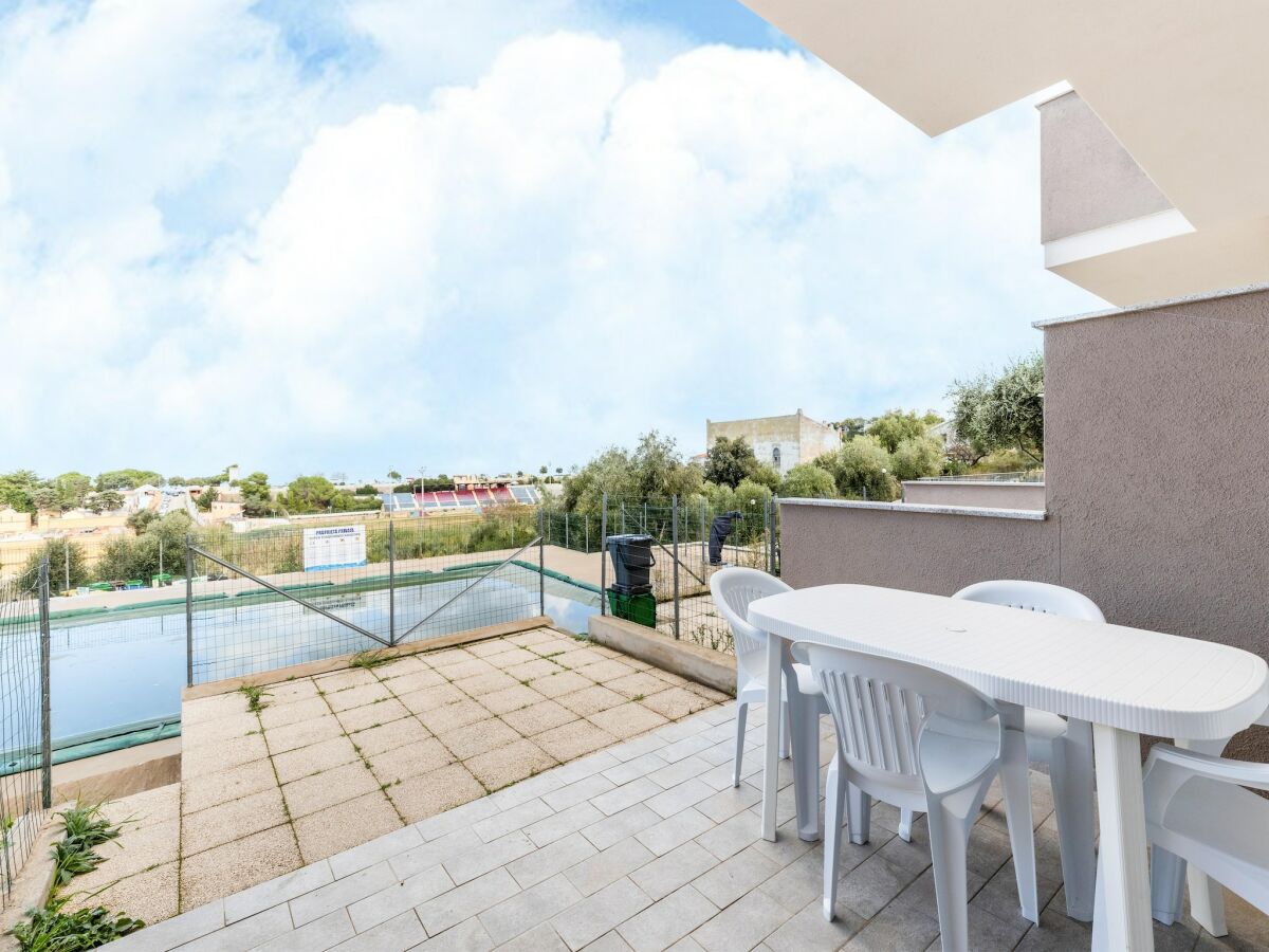 Apartment Air-conditioned, in residence, with pool and patio