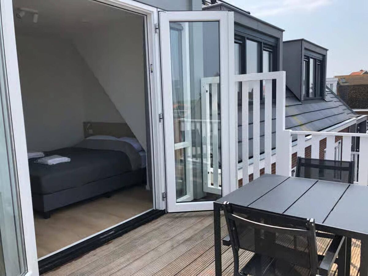 Apartment 2-person lodge on 2nd floor with view of dunes.