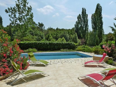 Holiday house holiday home in Puyméras with garden - Outdoor photo 6