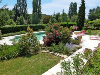 Holiday house holiday home in Puyméras with garden - Outdoor photo 7