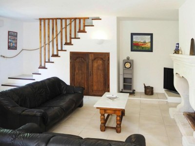 Holiday house holiday home in Puyméras with garden - Features photo 8