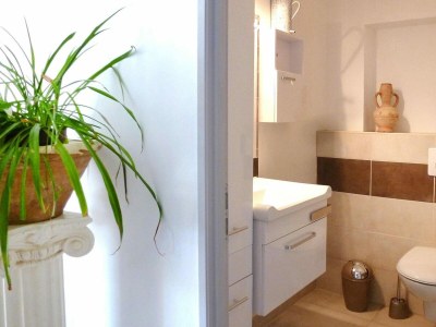 Holiday house holiday home in Puyméras with garden - Features photo 16