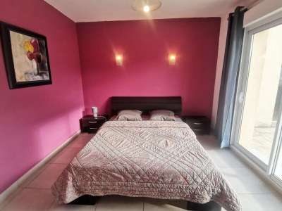 Holiday house holiday home in Puyméras with garden - Features photo 18