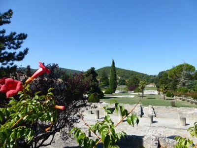 Holiday house holiday home in Puyméras with garden - Environment photo 21