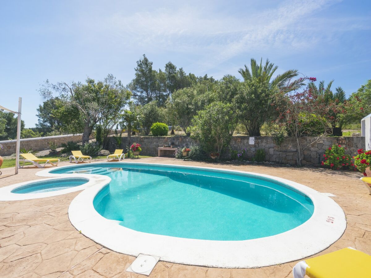 Cottage Belvilla by OYO Can Vich II - Outdoor photo 2