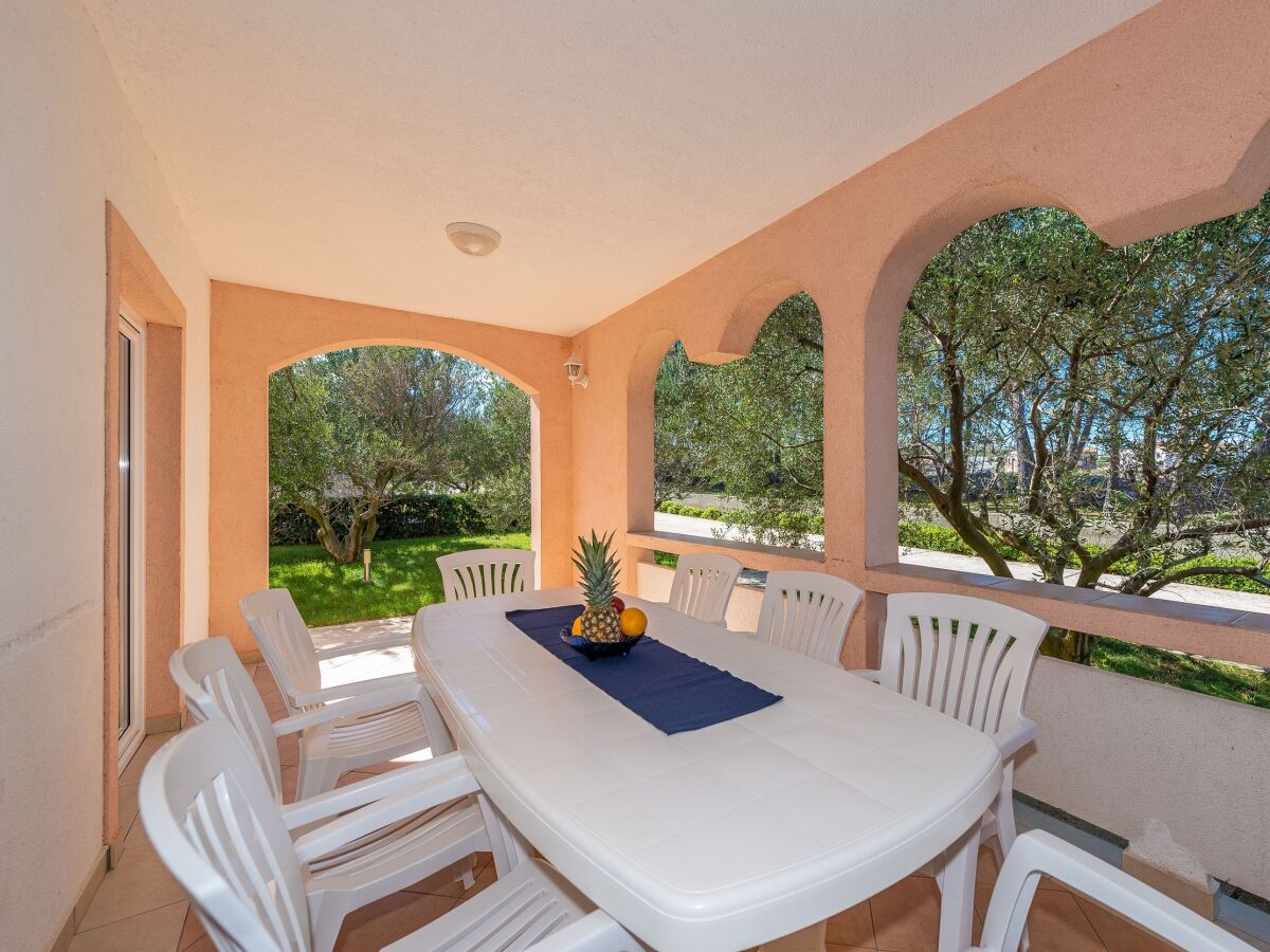 Apartment Four-bedroom apartment near beach Vir - Lozice, Vir A-18576-b