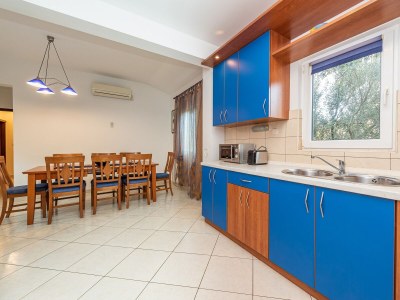 Apartment Four-bedroom apartment near beach Vir - Lozice, Vir A-18576-b - Outdoor photo 11