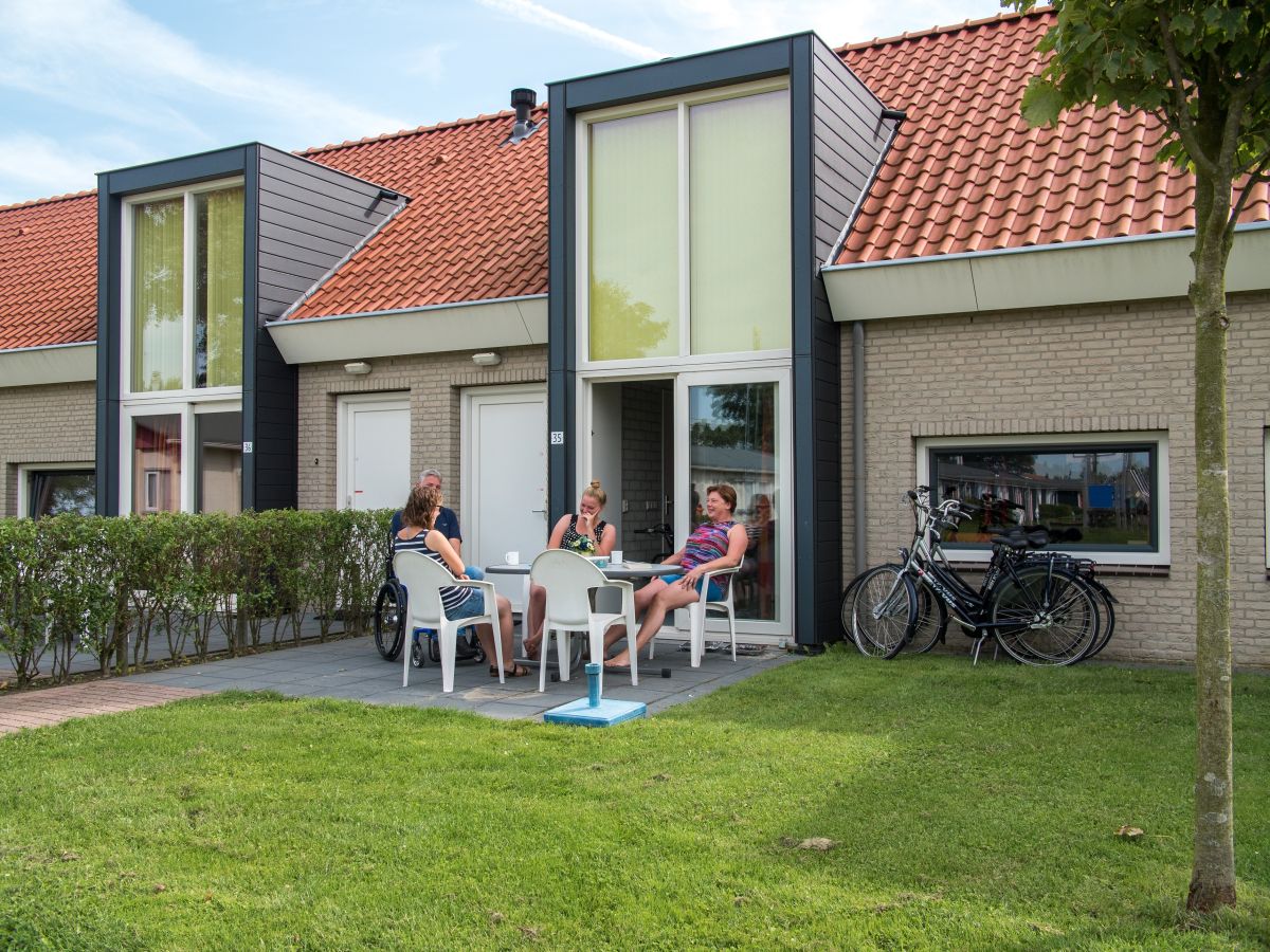 Bungalow For 4 people in the holiday resort Broedershoek