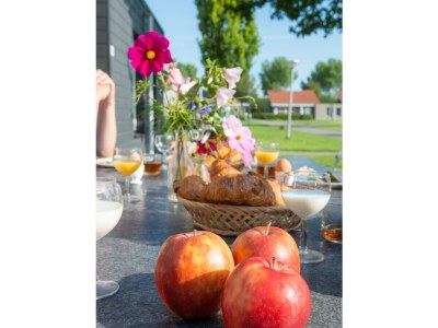 Bungalow For 4 people in the holiday resort Broedershoek - Outdoor photo 6