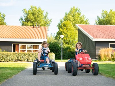 Bungalow For 4 people in the holiday resort Broedershoek - Outdoor photo 7