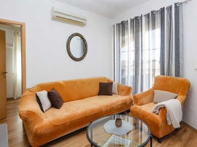 Apartment Two bedroom apartment with terrace Vodice A-13973-d - Outdoor photo 15