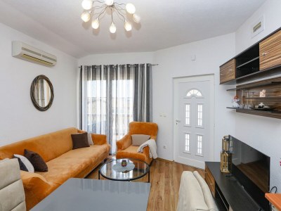 Apartment Two bedroom apartment with terrace Vodice A-13973-d - Outdoor photo 17