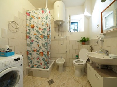 Apartment Two bedroom apartment with terrace and sea view Kaštel Novi, Kaštela A-20607-a - Outdoor photo 19