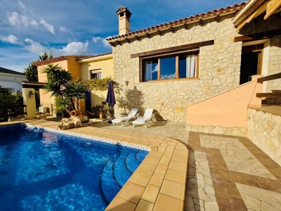 Holiday house Charmante Villa mit privatem Garten in Alfas del Pi - Holiday house