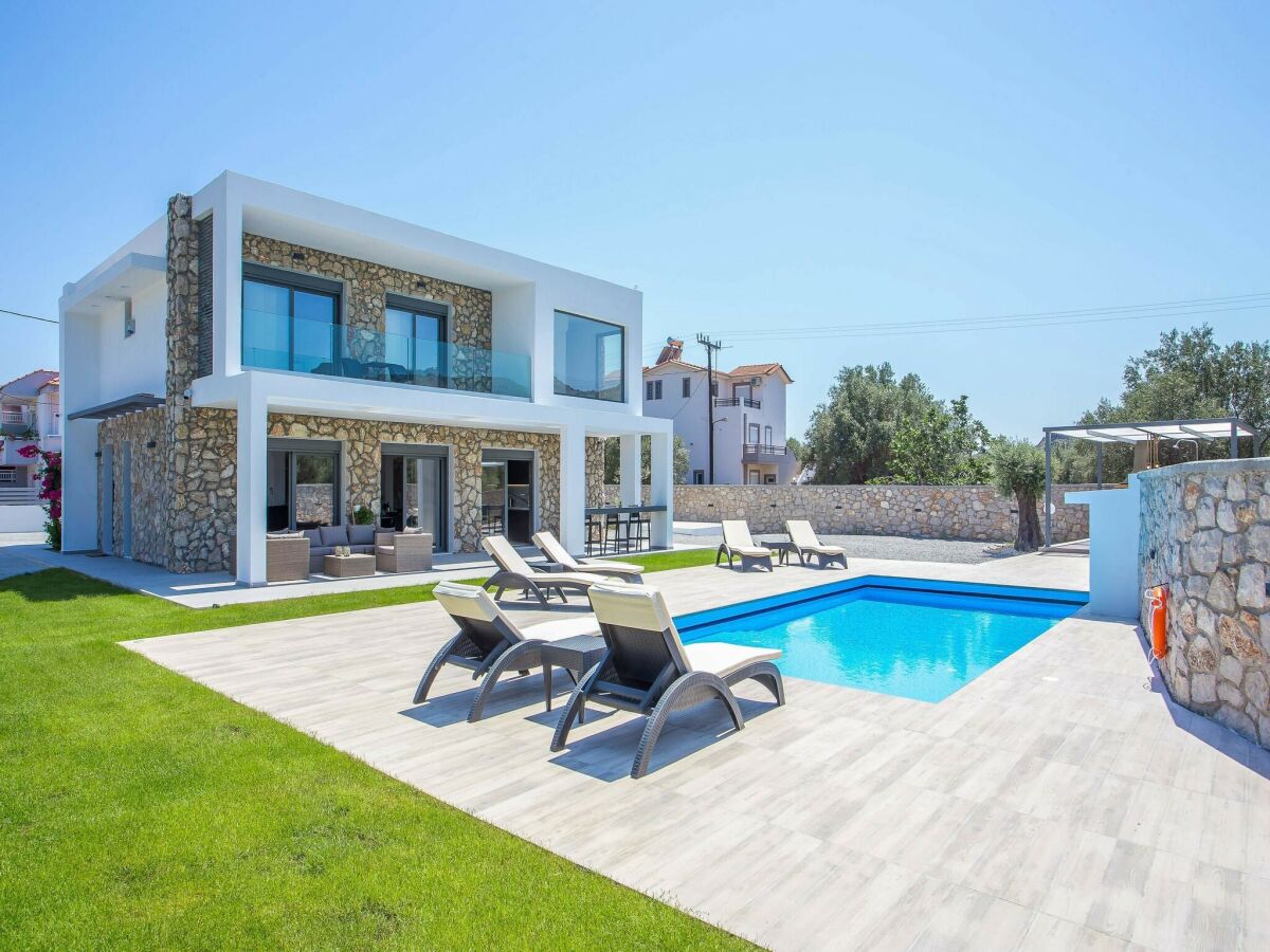 Villa Luxurious Villa with private pool. - Outdoor photo 4