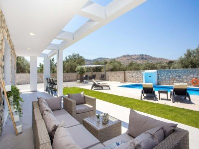 Villa Luxurious Villa with private pool. - Outdoor photo 6