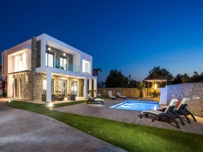 Villa Luxurious Villa with private pool. - Outdoor photo 9