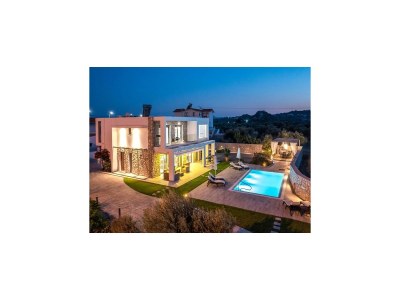 Villa Luxurious Villa with private pool. - Outdoor photo 13