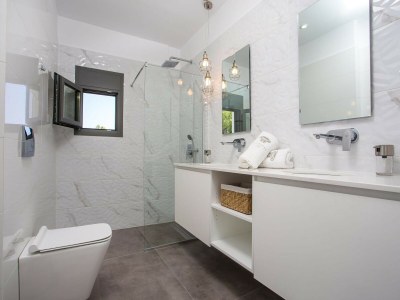 Villa Luxurious Villa with private pool. - Features photo 39