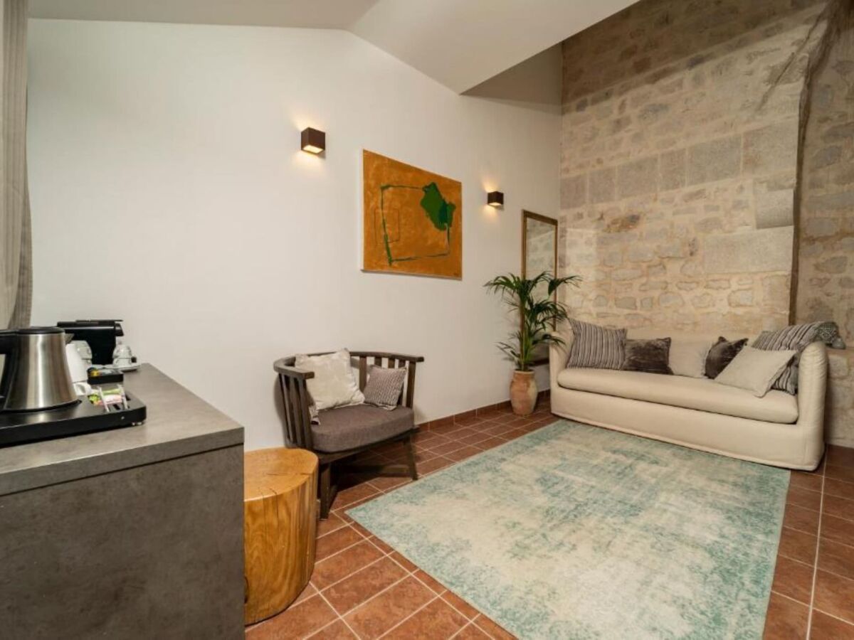 Holiday house Historic Han Hideaway Double Room 6 - Features photo 5