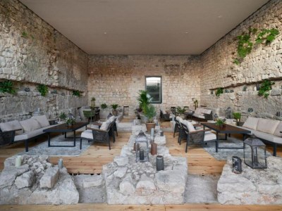 Holiday house Historic Han Hideaway Double Room 9 - Features photo 10