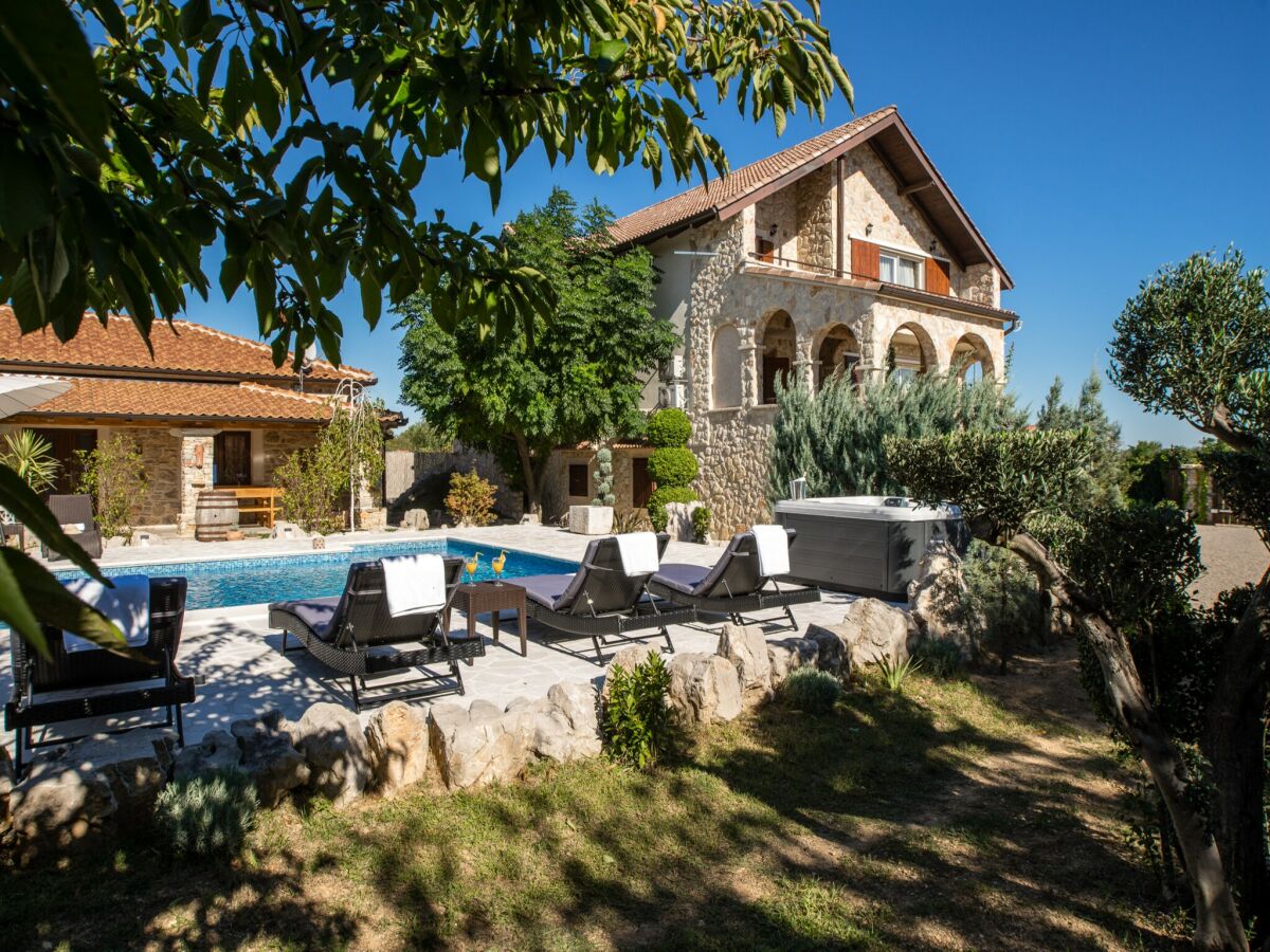 Holiday house Heated Pool Villa near Sibenik - Outdoor photo 4