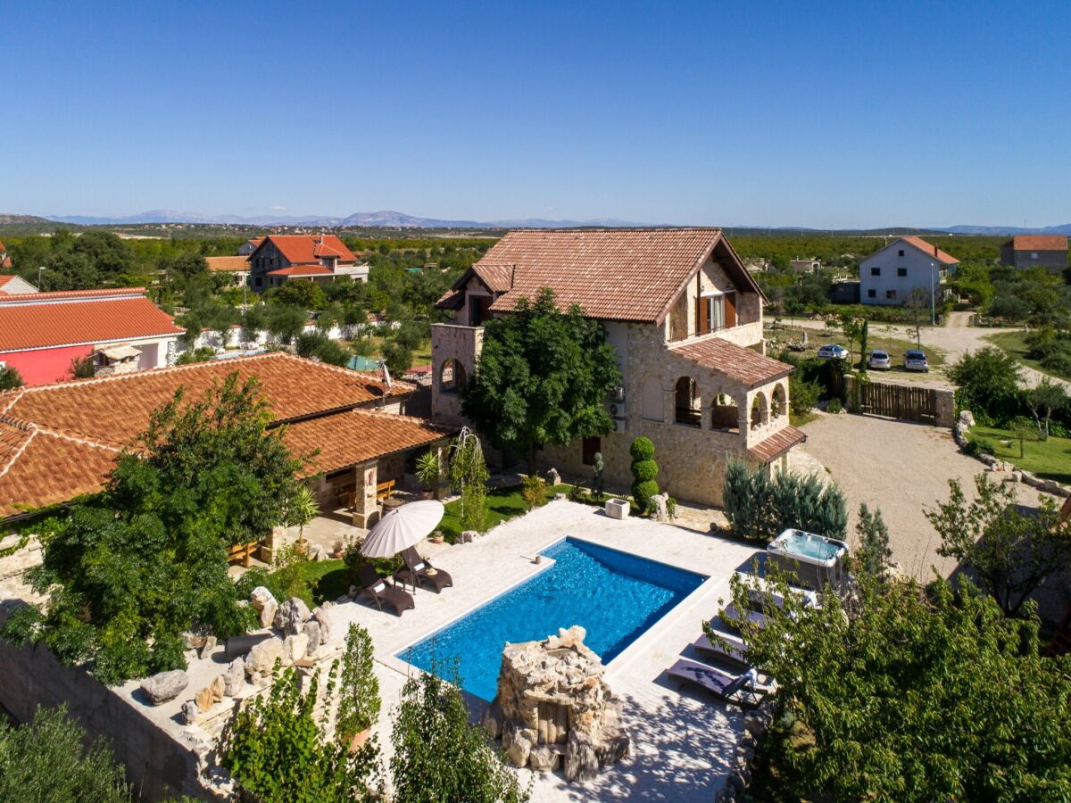 Holiday house Heated Pool Villa near Sibenik - Outdoor photo 5