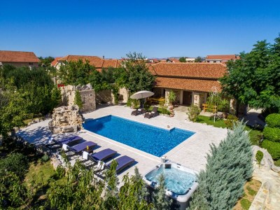 Holiday house Heated Pool Villa near Sibenik - Outdoor photo 8