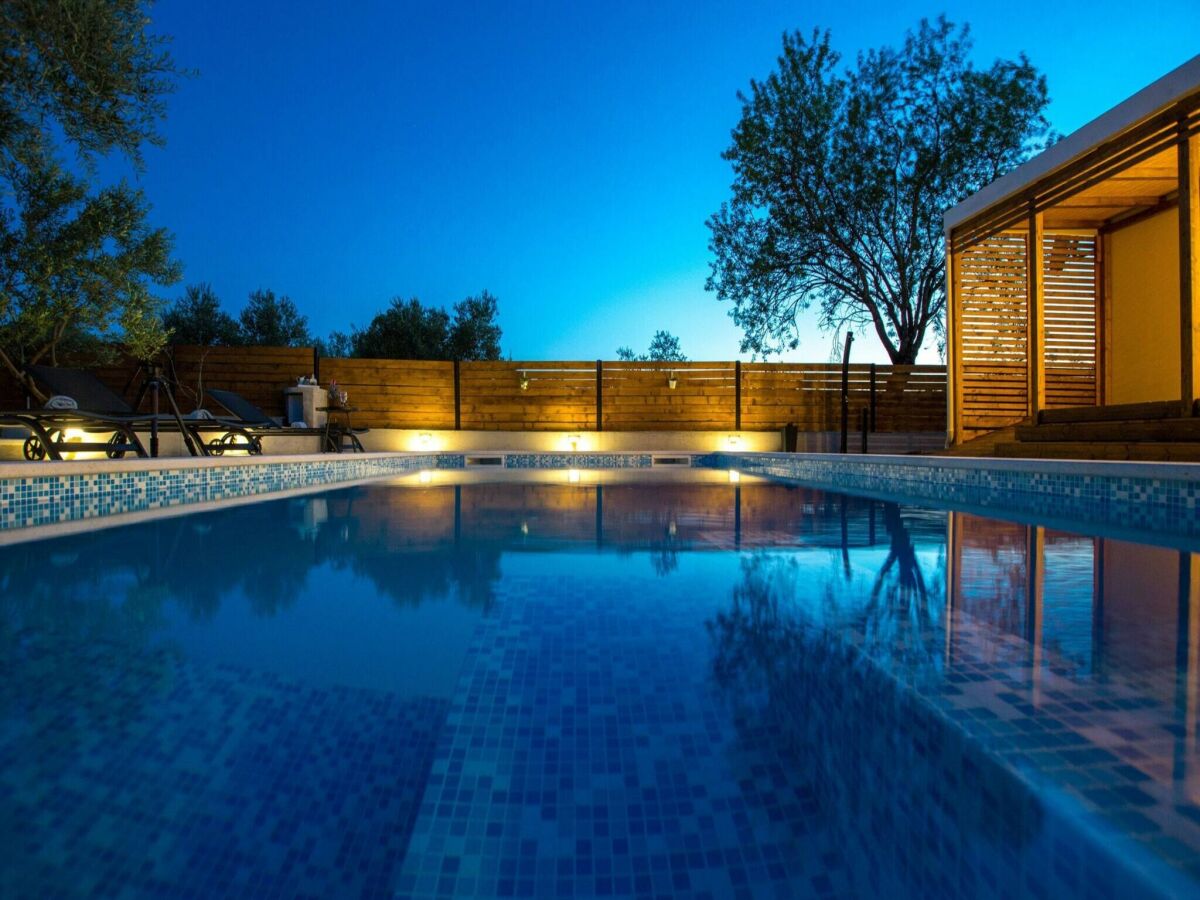 Holiday house Charming Holiday Home near Zadar - Outdoor photo 5