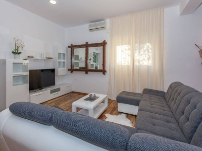 Holiday house Villa near Zadar for 16 Guests - Features photo 11