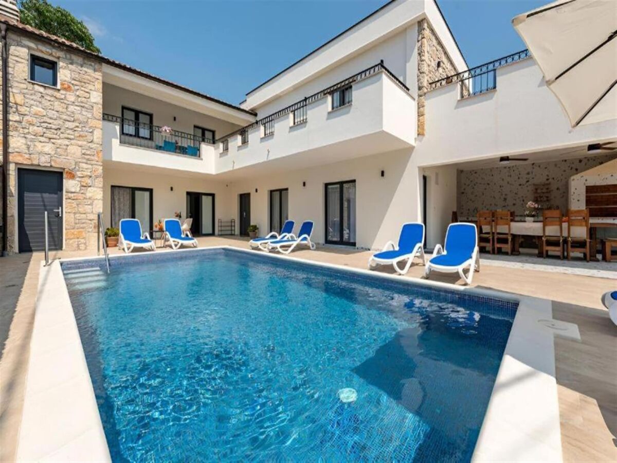 Holiday house Villa in der Nähe von Zadar für 10 Gäste