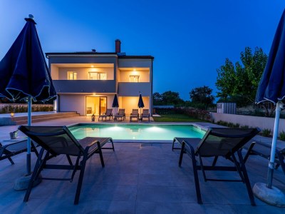 Holiday house Villa with Pool and Sauna in Galovac - Outdoor photo 2