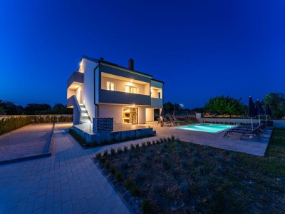 Holiday house Villa with Pool and Sauna in Galovac - Outdoor photo 3